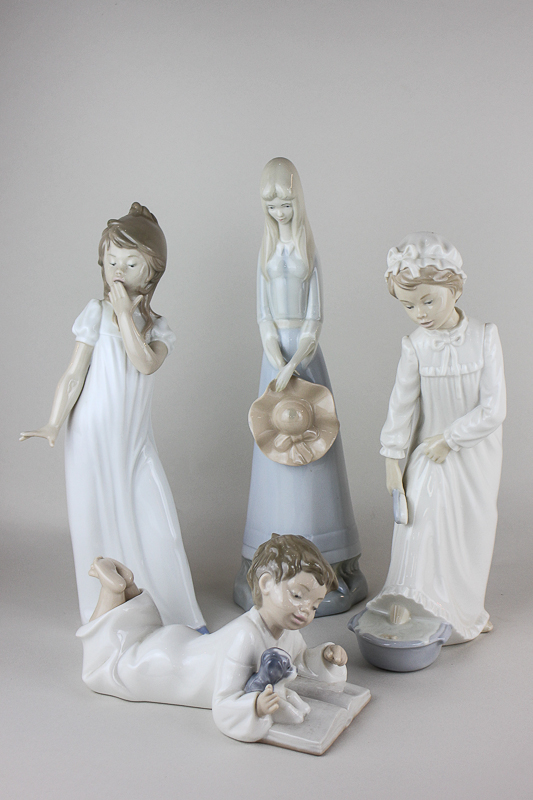 Sold at Auction: A Lladro Closing Scene Porcelain sculpture